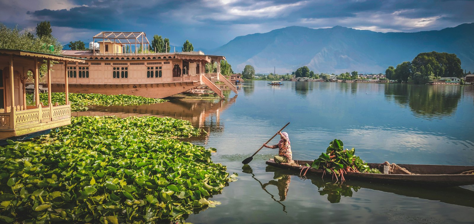 Kashmir Houseboats
